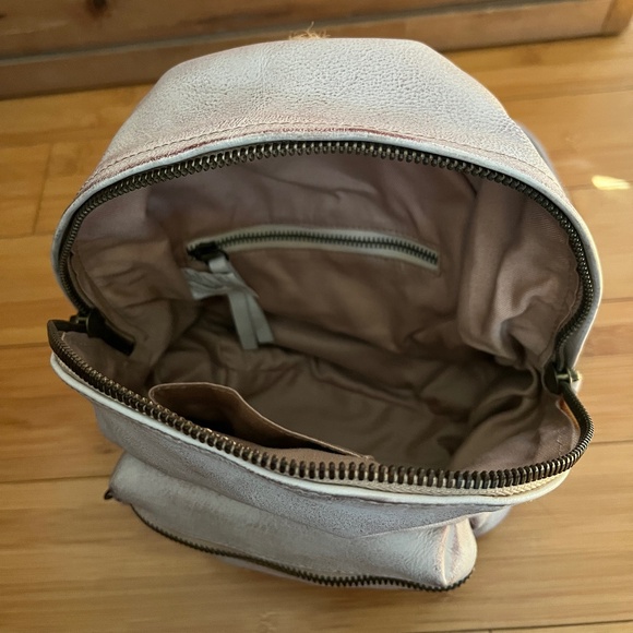 Tano Backpack - Picture 3 of 5